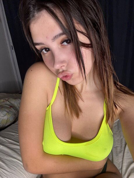 qelisylu, 25 years old from Canada