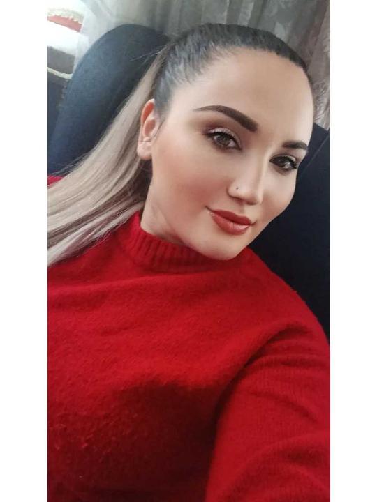 pihony, 24 years old from Chile