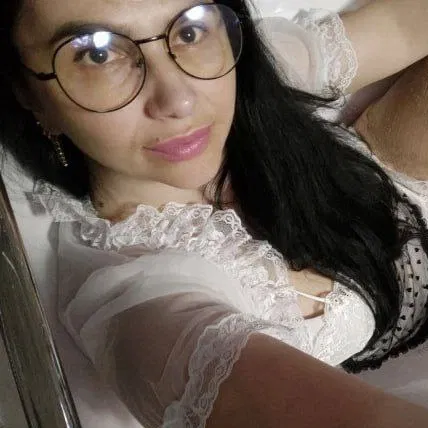 mivimi, 25 years old from United States