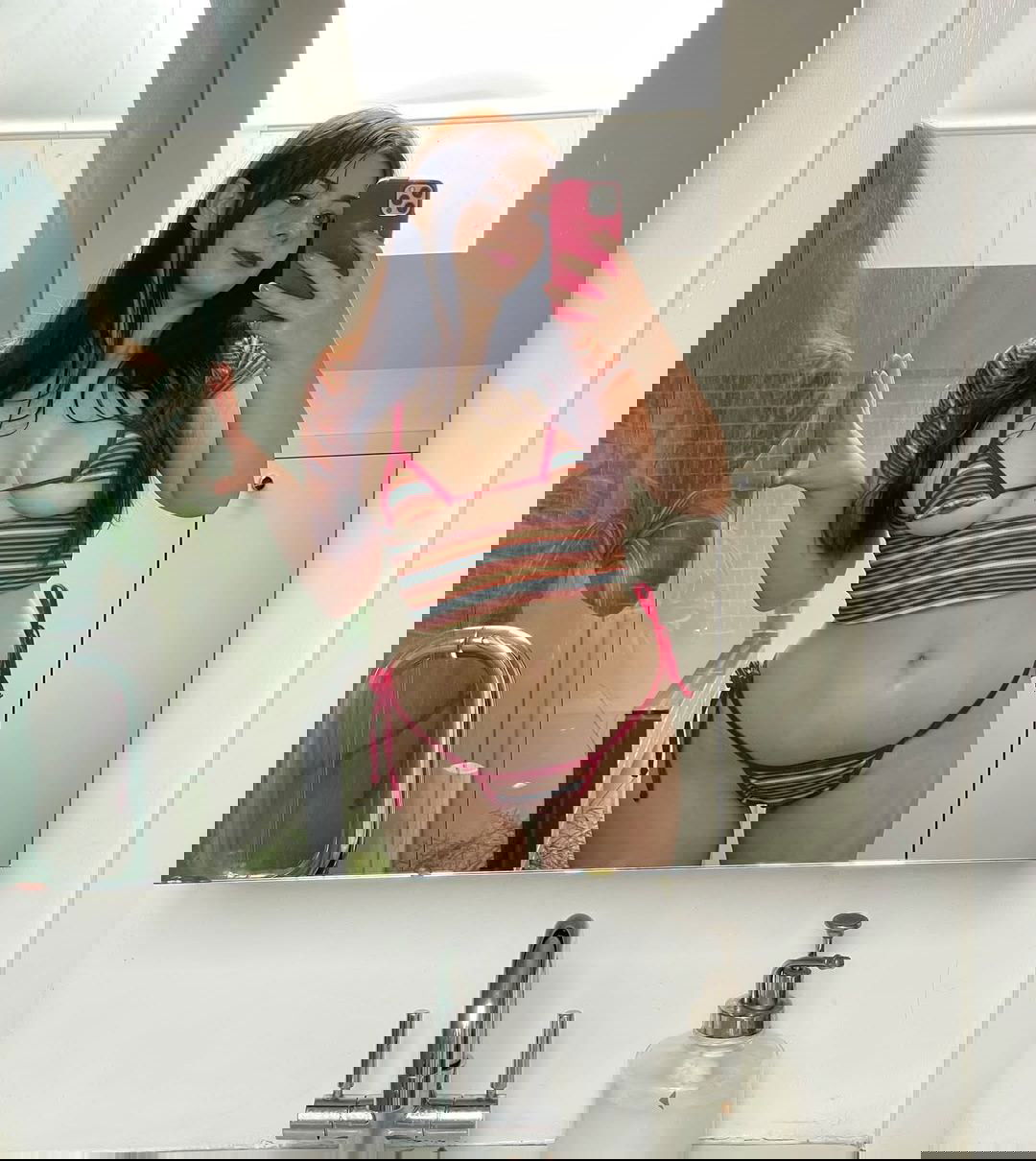 cap4f4yhzw's Cover Photo