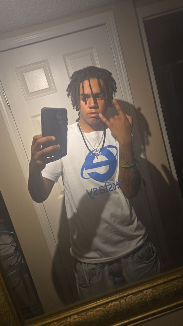 jahrule, 18 years old from Canada