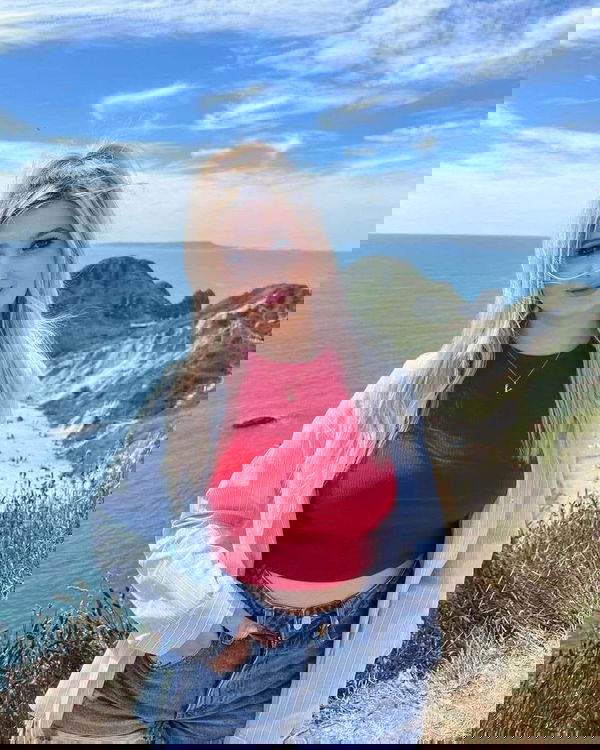 Azaria24257452, 20 years old from Finland