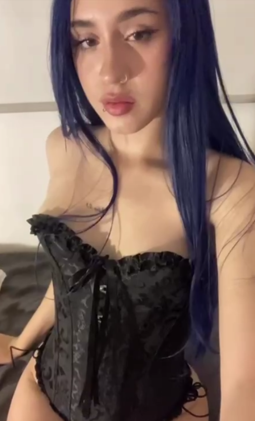 Fia2cc6, 21 years old from United States