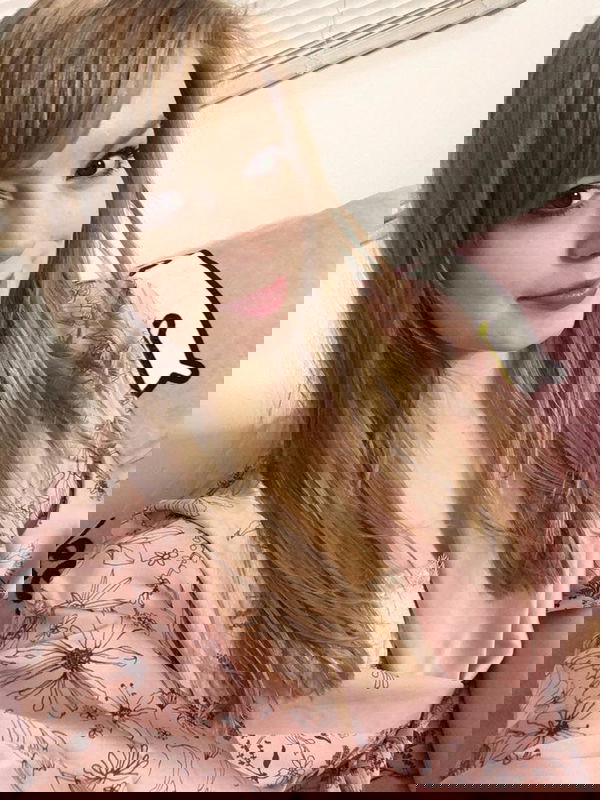 Elizabeth89, 20 years old from United Kingdom