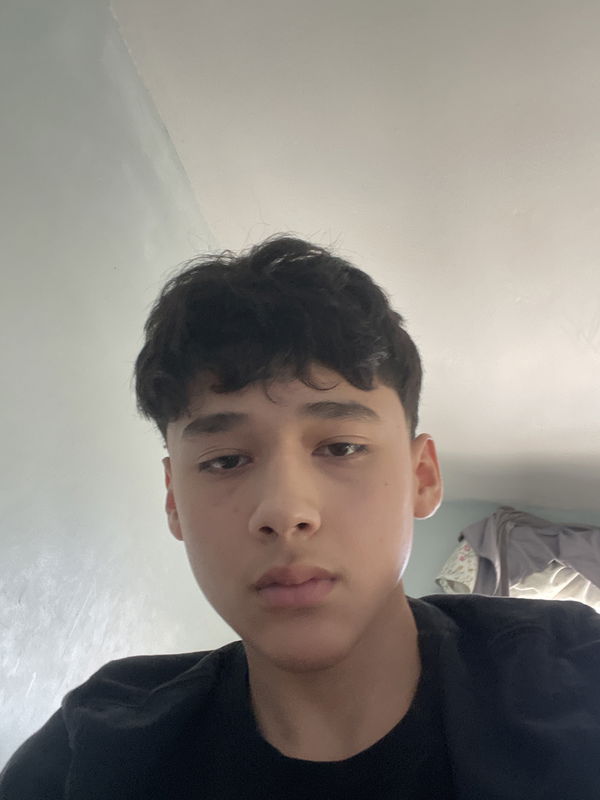 maxime105, 19 years old from Canada