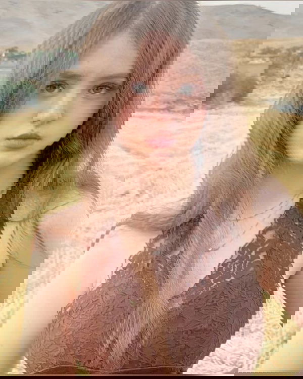 Zara241111, 21 years old from Canada