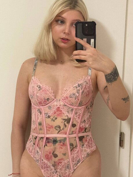 yavolel791, 22 years old from Denmark