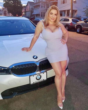 MonicaB000's Profile Photo