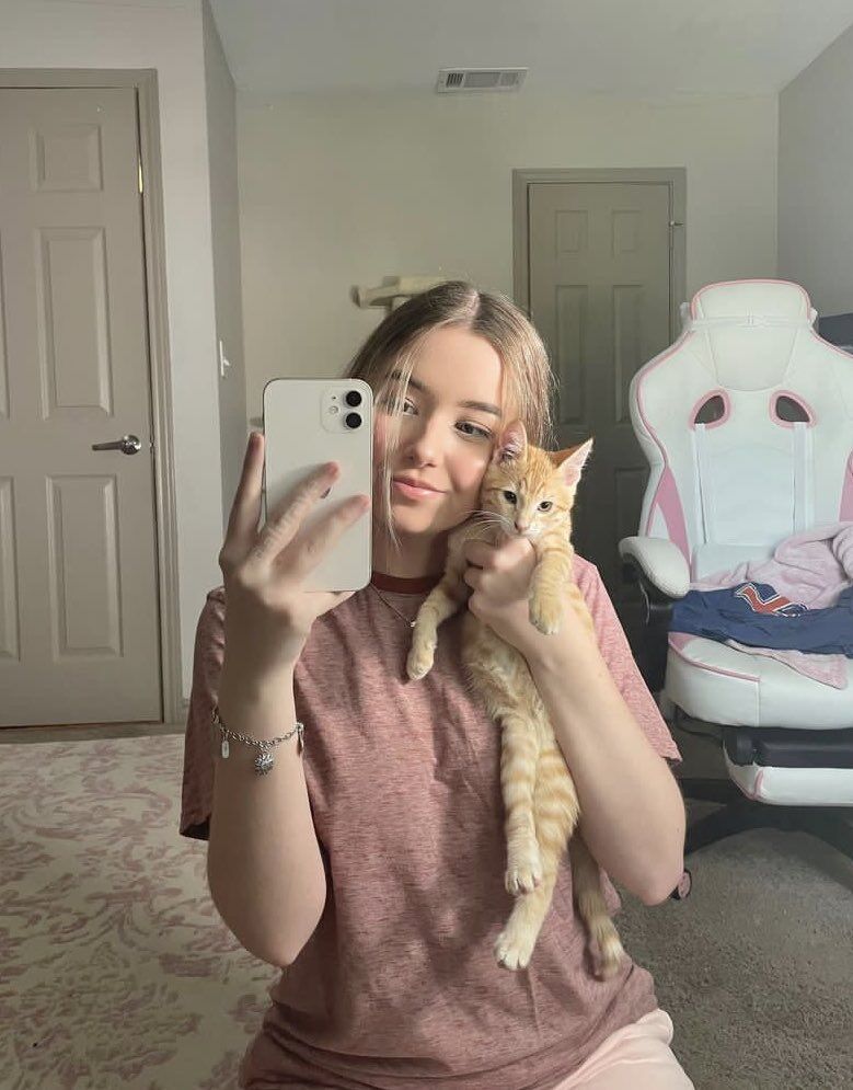 nadiya_7376's Cover Photo