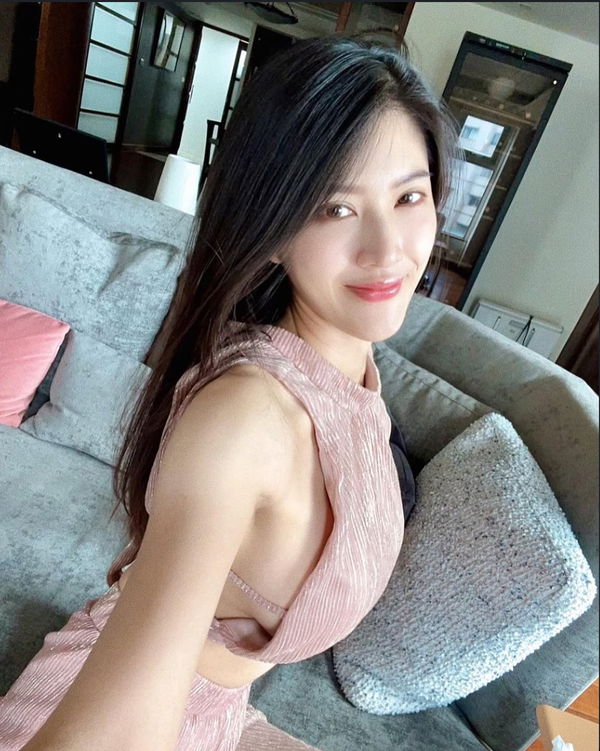 QueenGina, 23 years old from United States