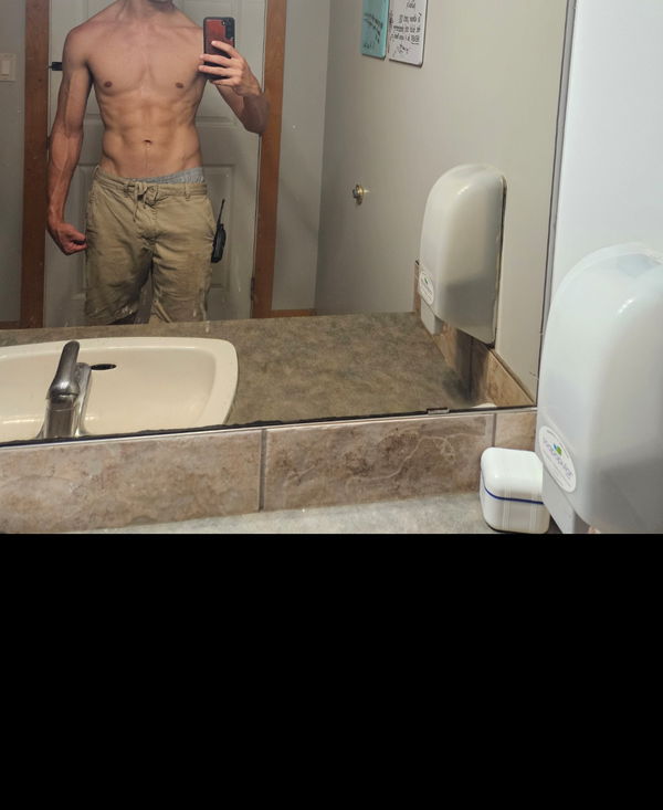 tylertie22, 19 years old from Canada