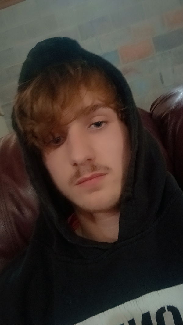 sawyersteeves5, 19 years old from Canada