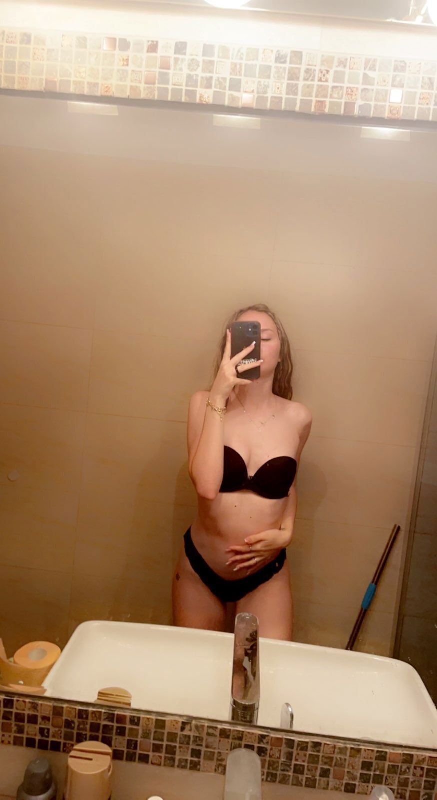 telegramfuck029, 19 years old from United Kingdom