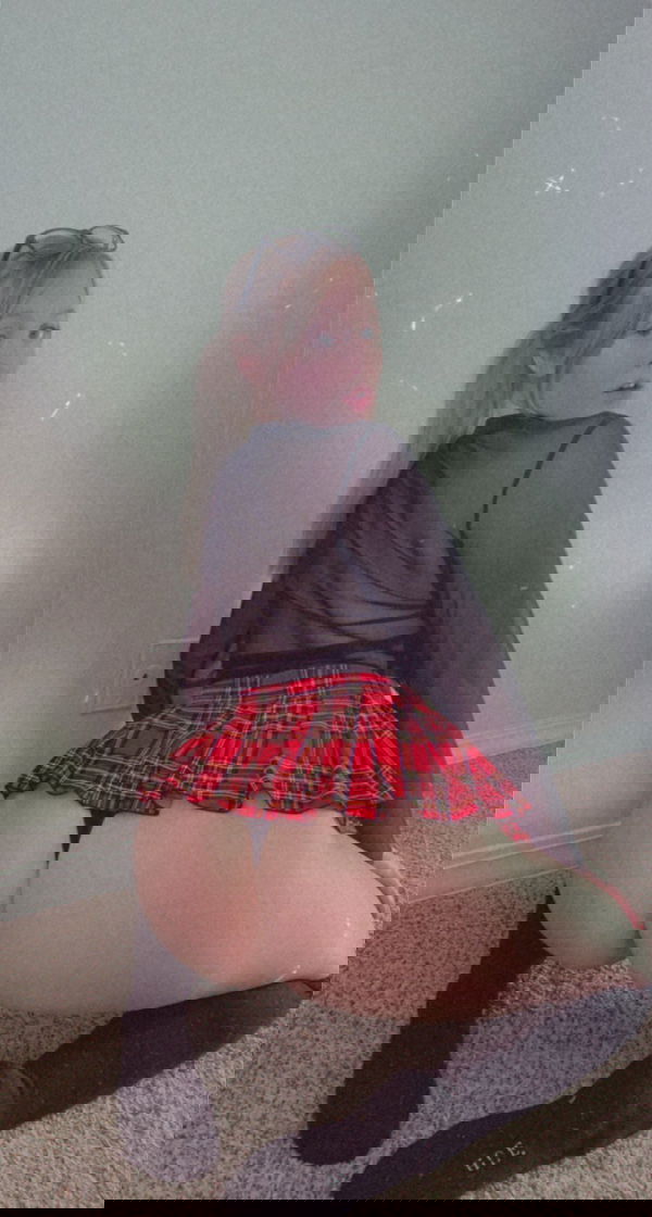 Shopiha27, 21 years old from Austria