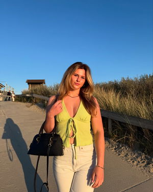 jennyviviax588's Profile Photo