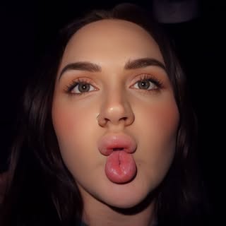 Elisa21xx-g's Profile Photo