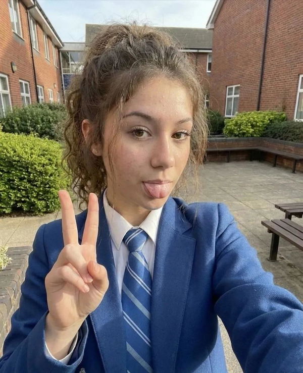 pihukeku, 21 years old from Germany