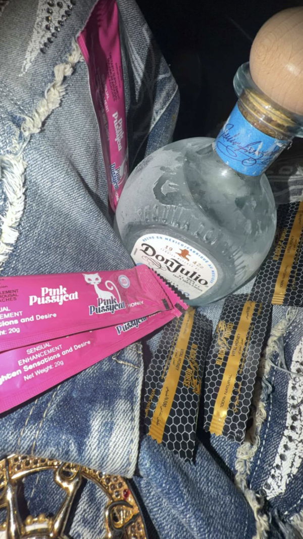 Davoid322, 19 years old from Canada