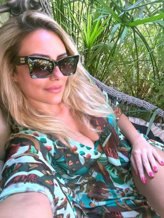 mekuxy, 25 years old from United Kingdom