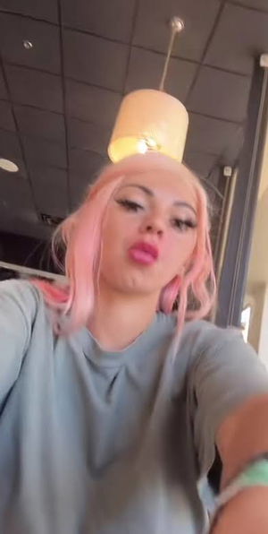 oeezfgz381's Profile Photo