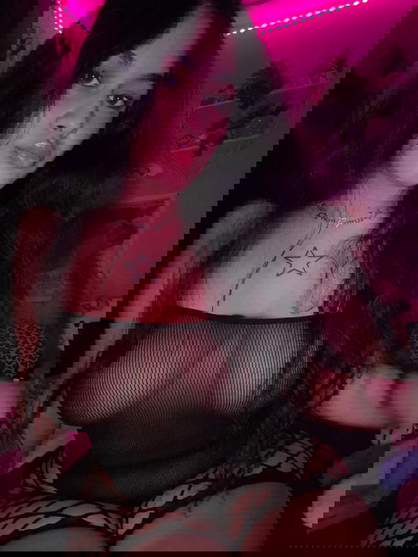 icywoomow, 20 years old from United States