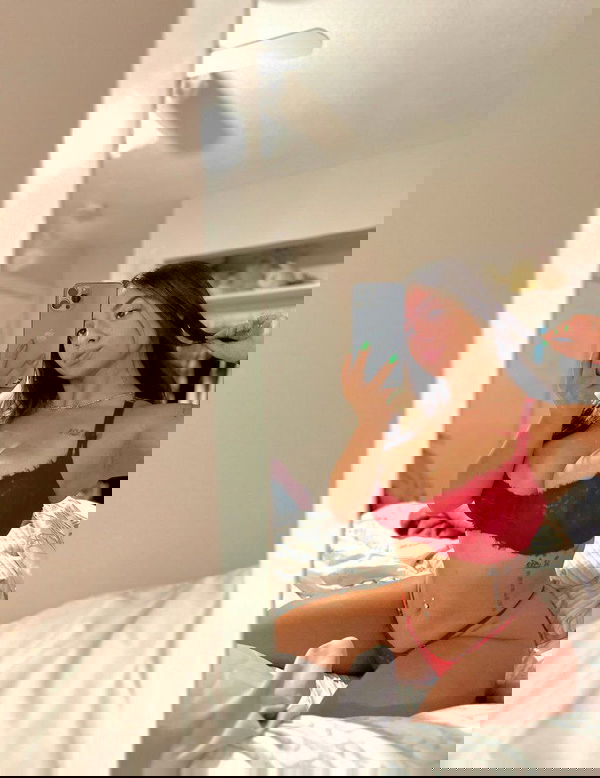 nelovo, 21 years old from Germany