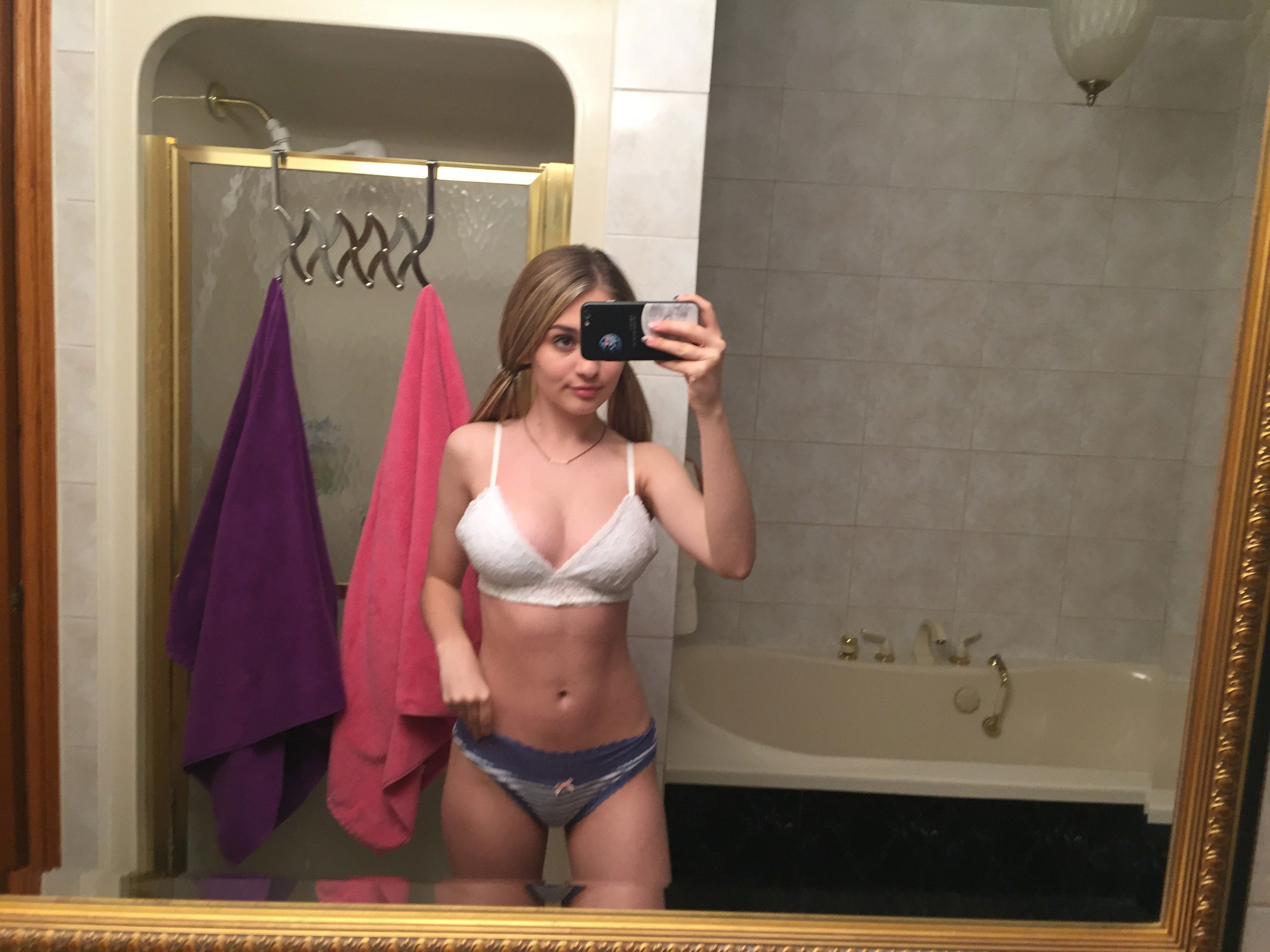 viyoh82985's Cover Photo