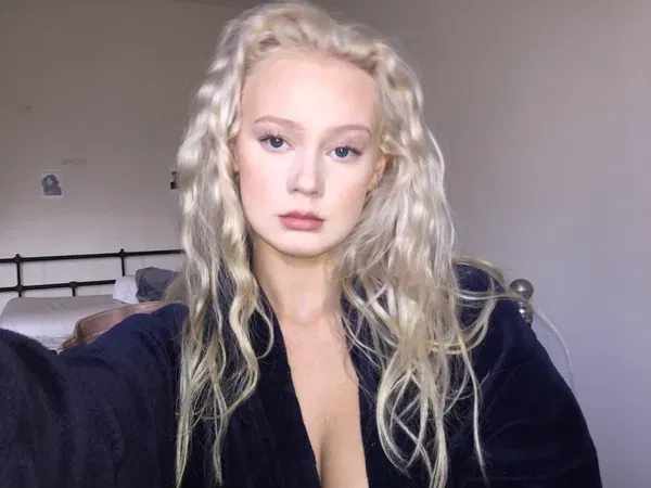 xaxek17924, 21 years old from United Kingdom