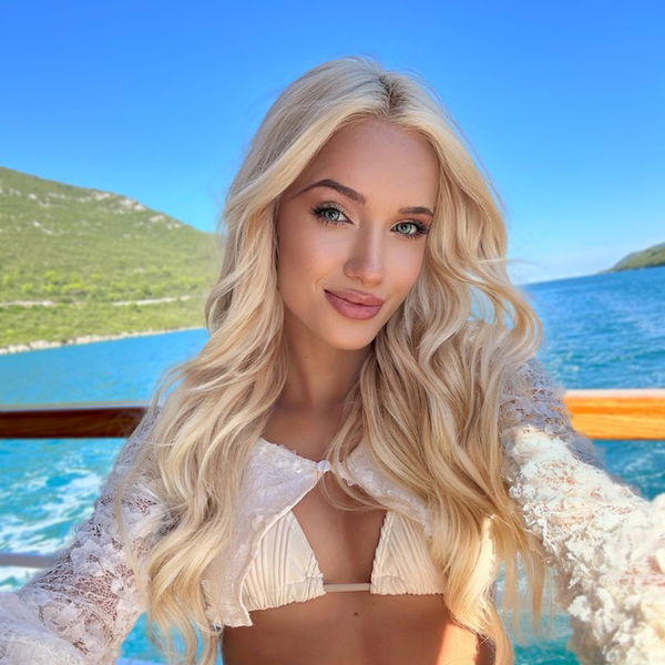 elliewithlove, 19 years old from Australia