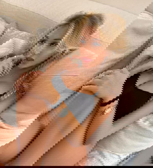 Jessica127, 24 years old from Canada