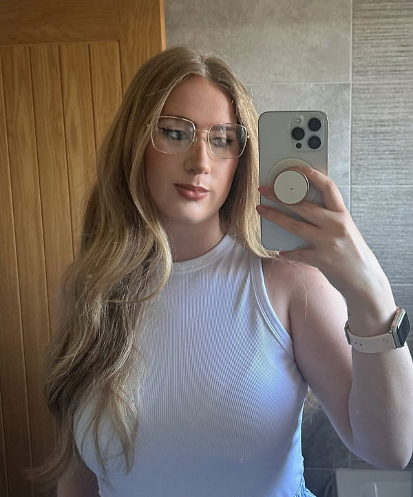 nahoyuy, 25 years old from Germany