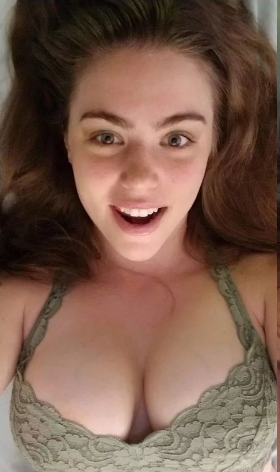 lamiya211, 20 years old from United States