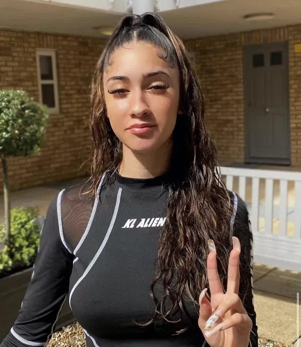 kimipe9792, 23 years old from Belgium