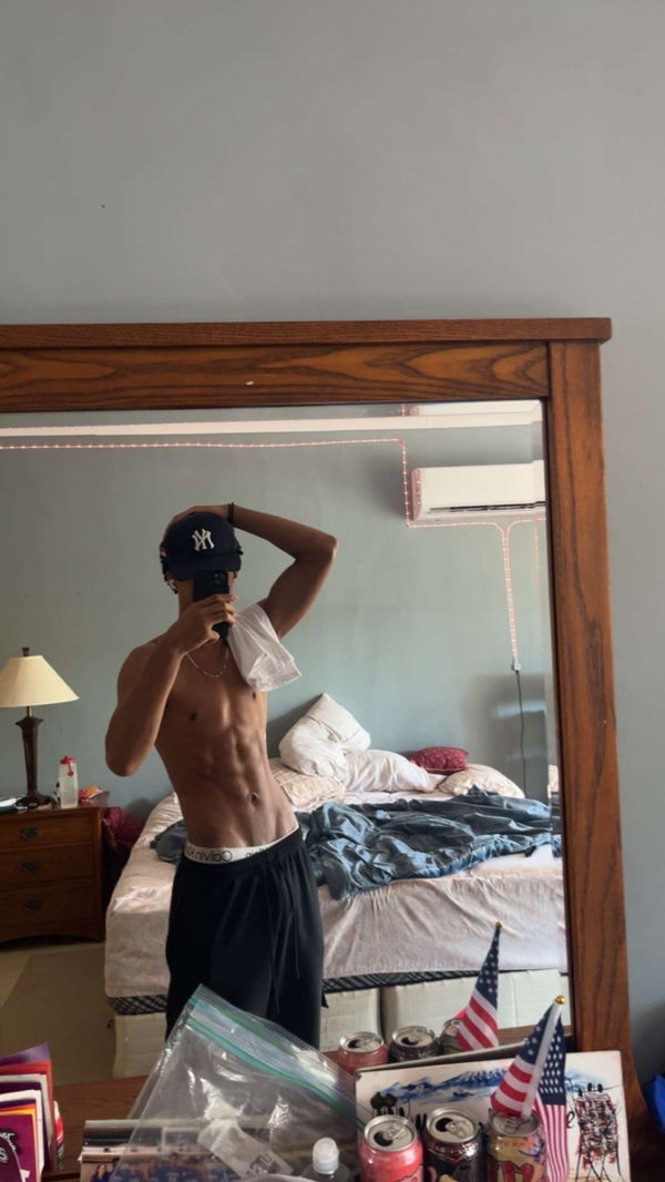 zandereacts231, 18 years old from United States