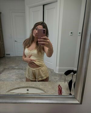 catade7759, 24 years old from Canada