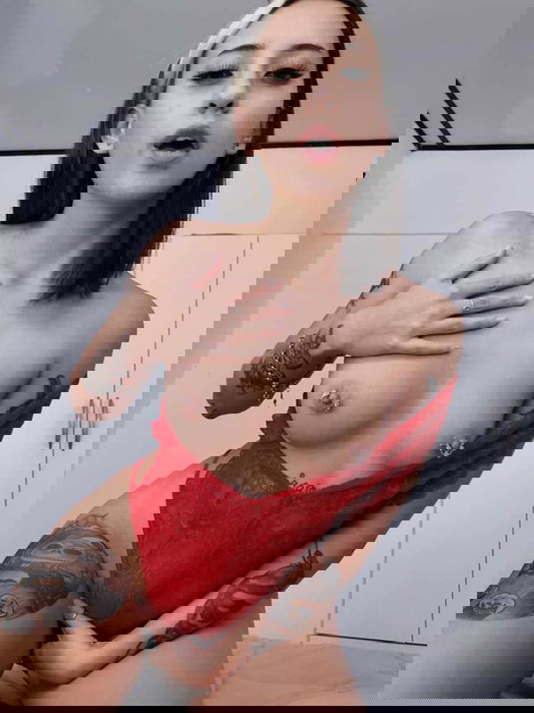 winika8217, 21 years old from United Kingdom