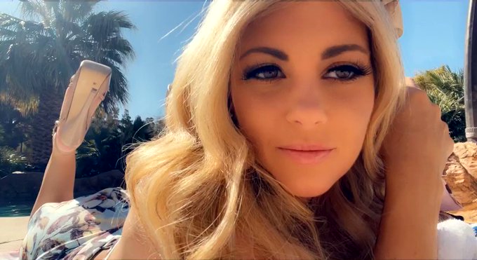 evelyn_ande4332's Cover Photo