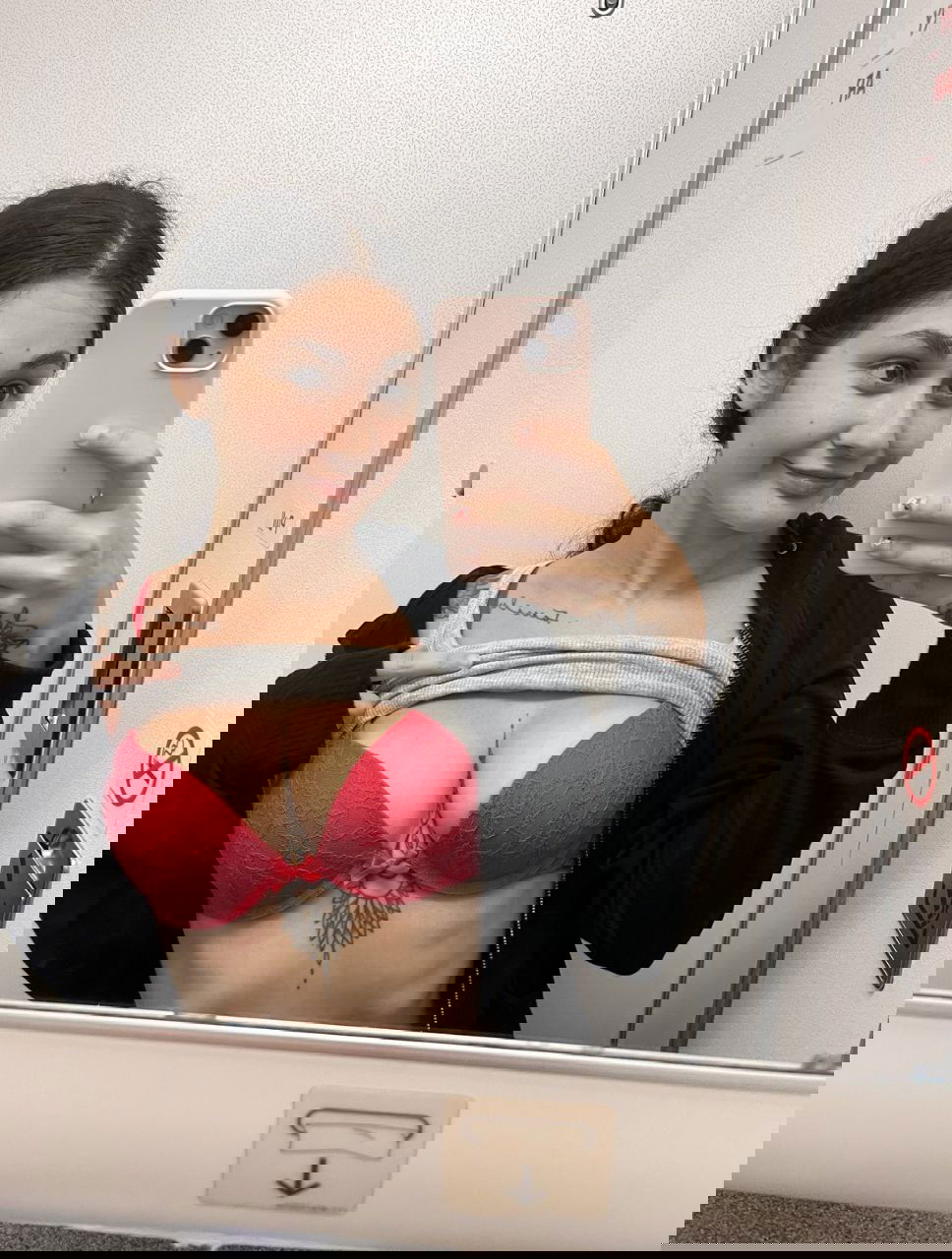 Risalove46957's Cover Photo