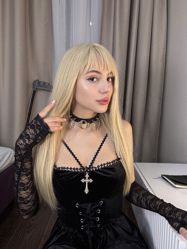 Meeraxo1202, 21 years old from United States