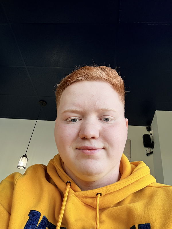 macernet25, 22 years old from Canada