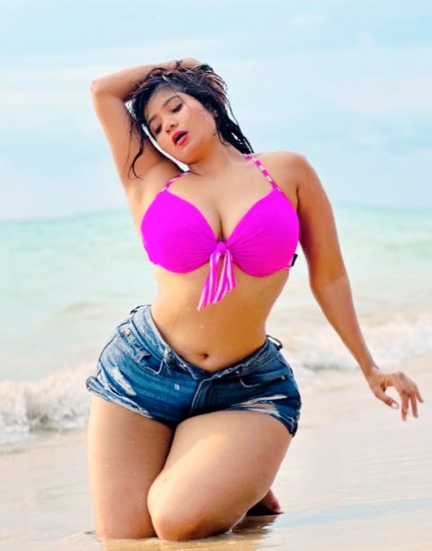 nikowe4224, 21 years old from United Kingdom