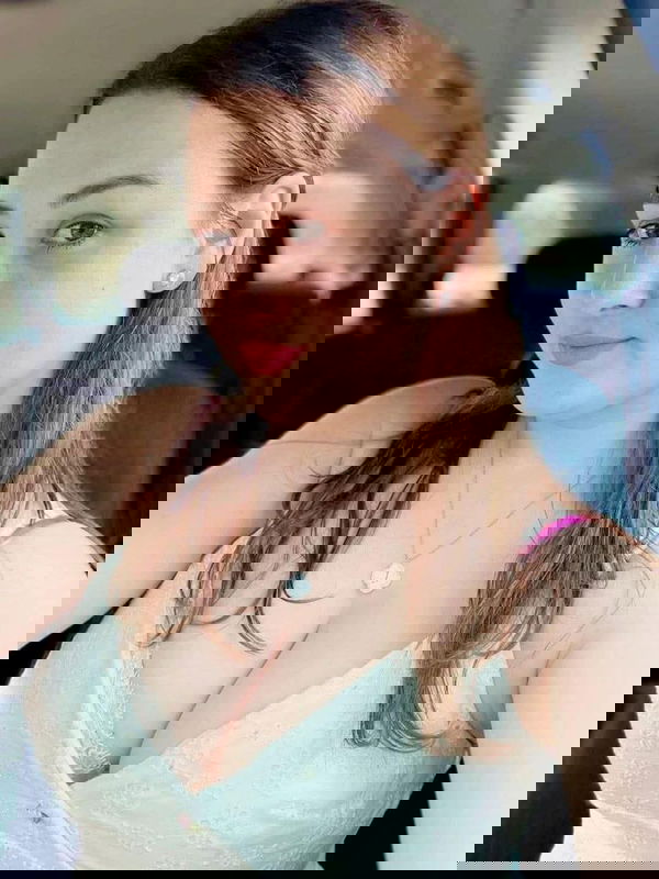 Ariana20, 20 years old from United Kingdom