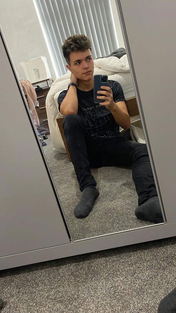 tomitomi17, 21 years old from Slovenia