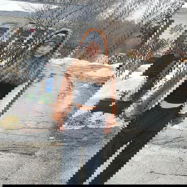 moriom98, 18 years old from United States