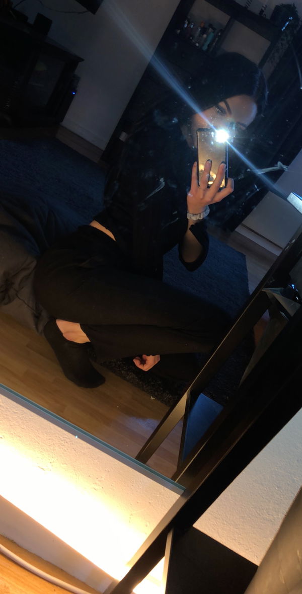 nekedcallx977, 20 years old from Canada