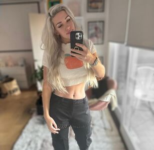 lirimiv547's Cover Photo