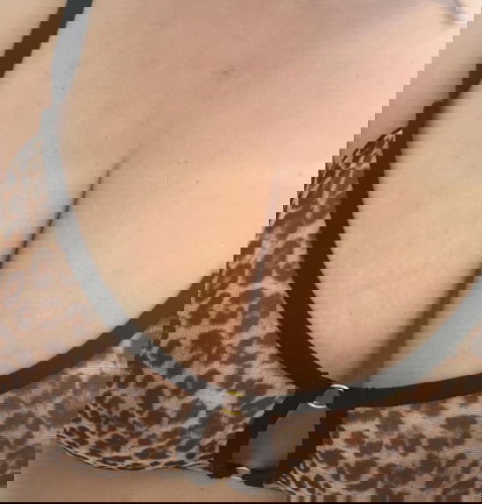 Carmen42, 19 years old from United States