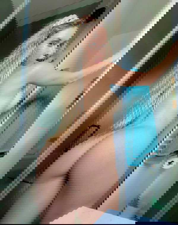 n_ob21-32, 21 years old from United Kingdom