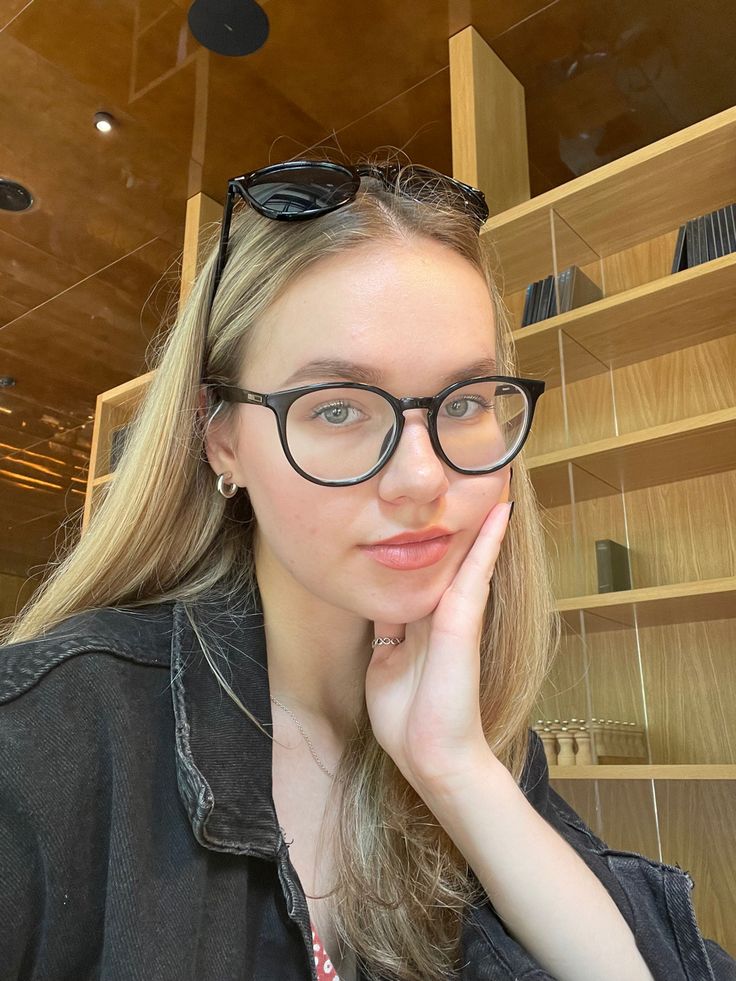 Kayleigh784536's Cover Photo