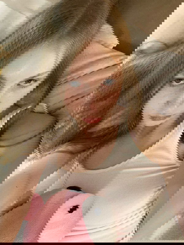 eywkzy, 23 years old from Canada